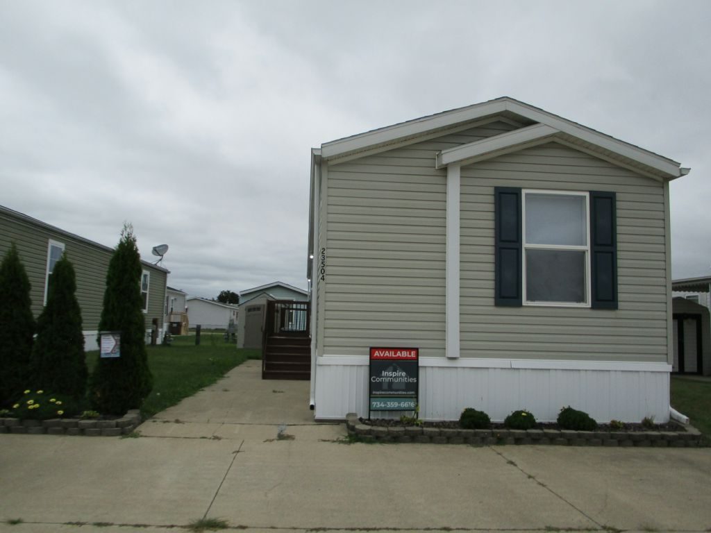 23504 Matts Drive Brownstown, MI 48174