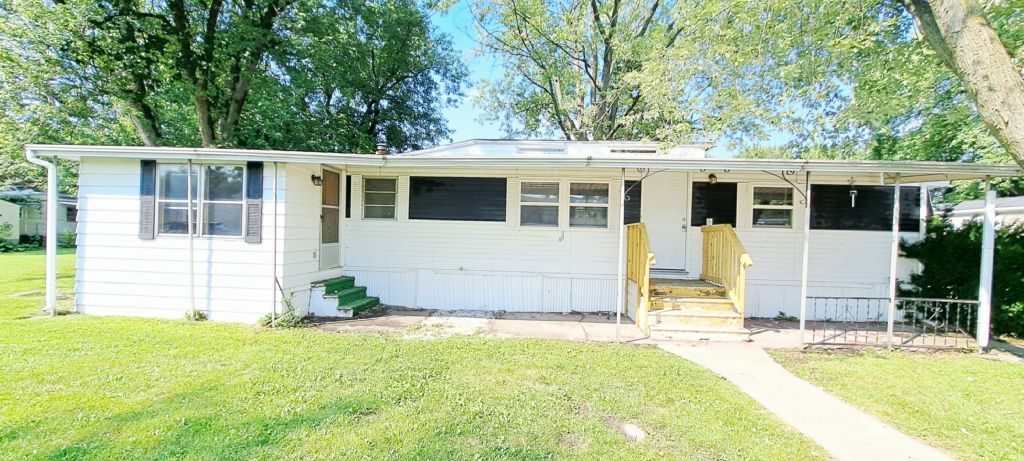 920 Victoria Circle Lynwood, IL 60411