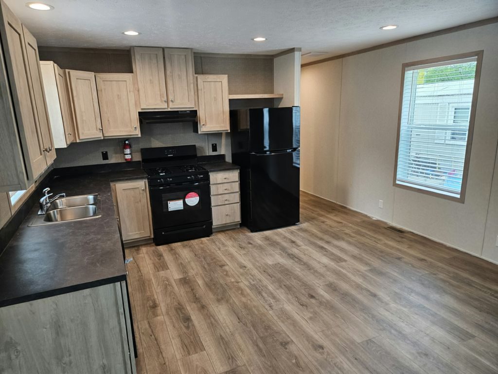 26030 Lori St  #14 Taylor, MI 48180