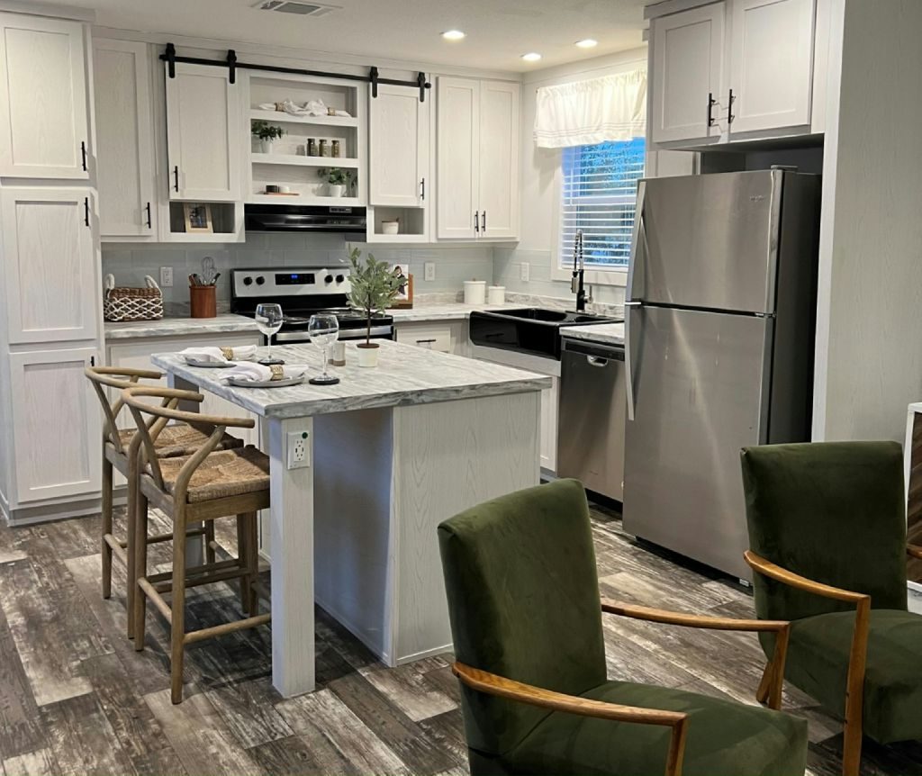 2728 RAWHIDE Irving, TX 75060