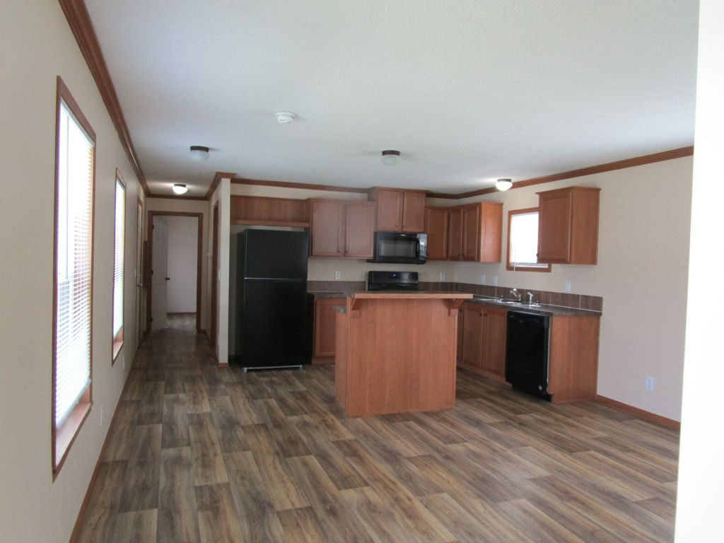 23653 Maple Lane Brownstown, MI 48174