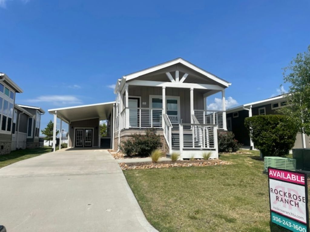 20 Tranquility Trails Way Willis, TX 77318