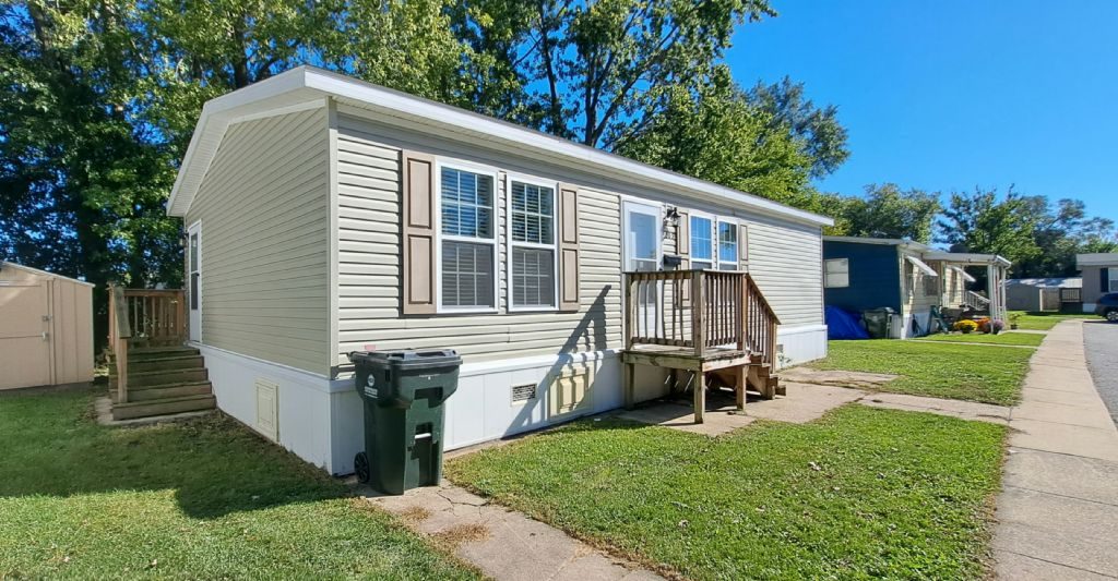 903 Victoria Circle Lynwood, IL 60411