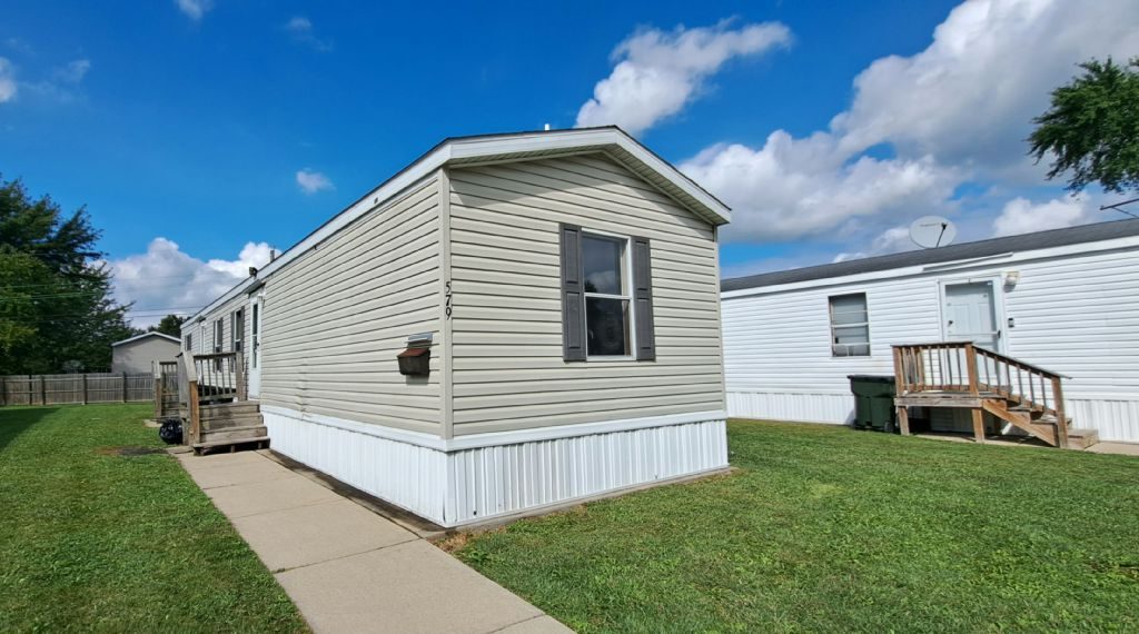 579 Virginia Avenue Lynwood, IL 60411