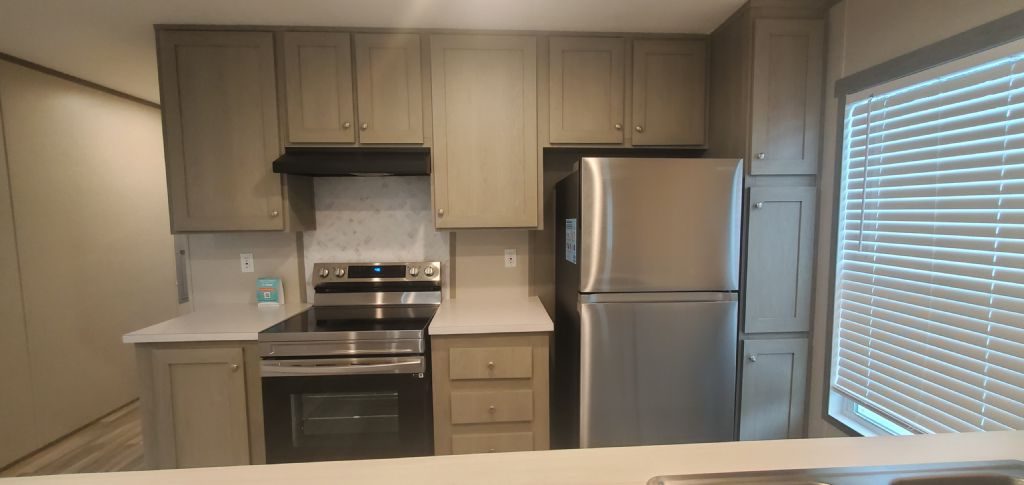 225 Sun Valley Tampa, FL 33613