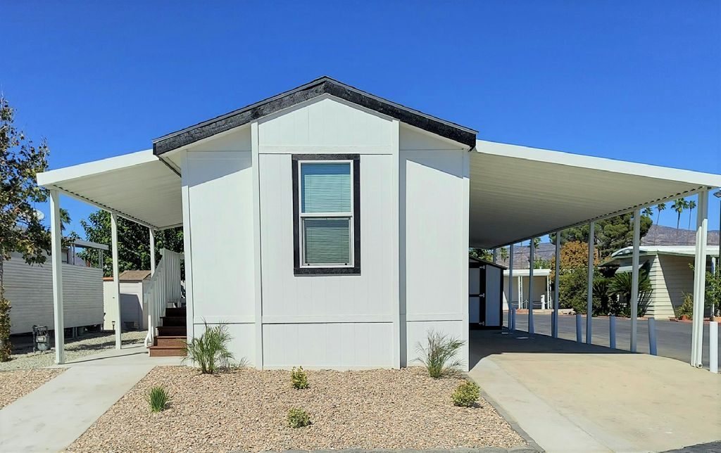 25521 N. Lincoln Ave., #99 Hemet, CA 92544