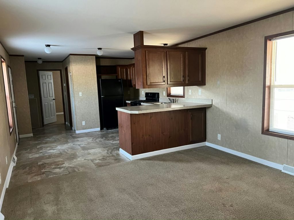 820 South Chinowth Road, #70, Visalia, CA 93277