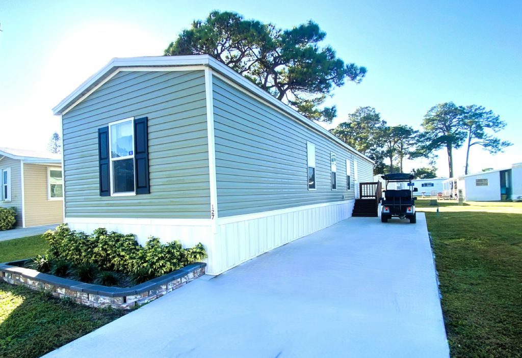 127 N. Erie Drive Fort Pierce, FL 34946