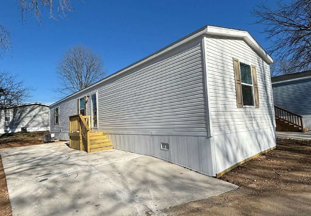 3731 S. Glenstone Ave., #221 Springfield, MO 65804