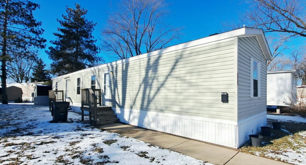 828 Elizabeth Lynwood, IL 60411