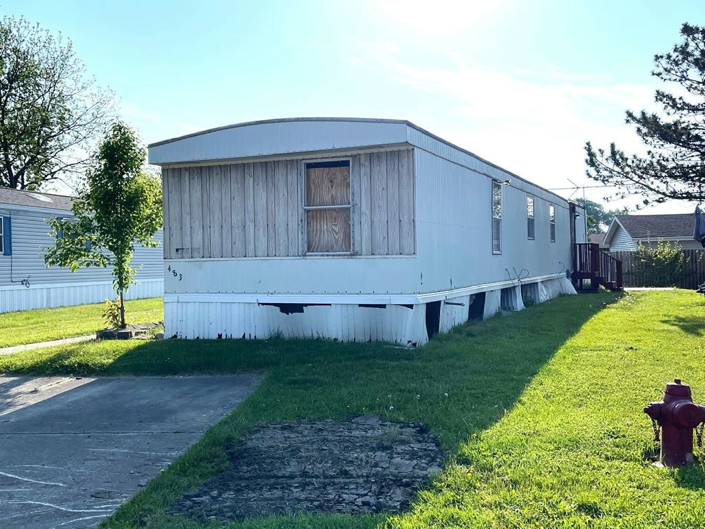 483 Linda Lane Lynwood, IL 60411