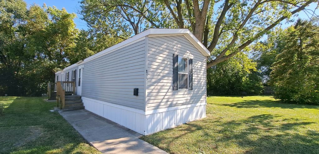 855 Valerie Drive Lynwood, IL 60411