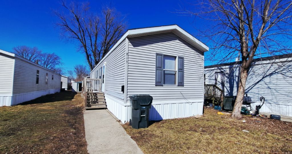 815 Bridge Street, Lynwood, IL 60411