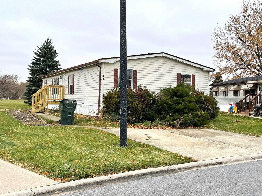 431 Alanna Lane Lynwood, IL 60411