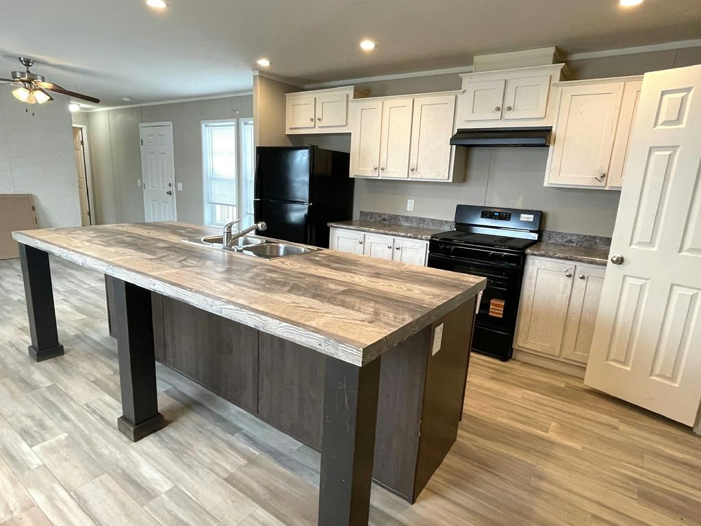 446 Linda Lane Lynwood, IL 60411