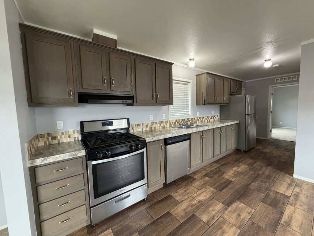 2525 County Line Rd., #246 Des Moines, IA 50321