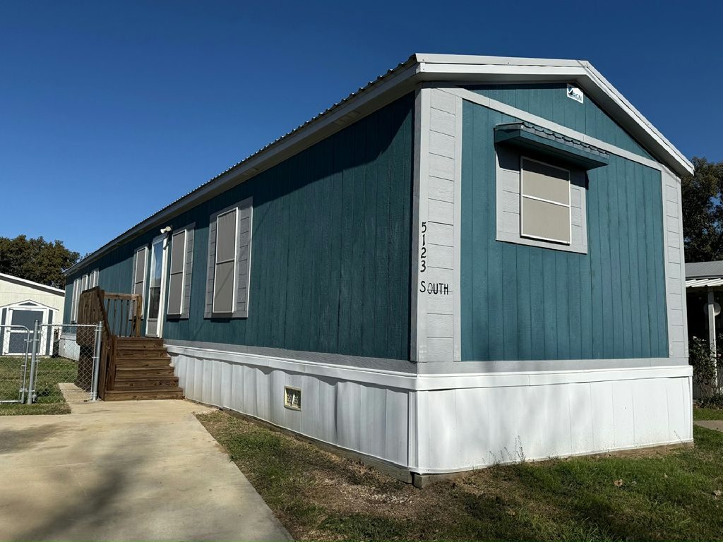 5123 DeSoto Court South Fort Worth, TX 76119