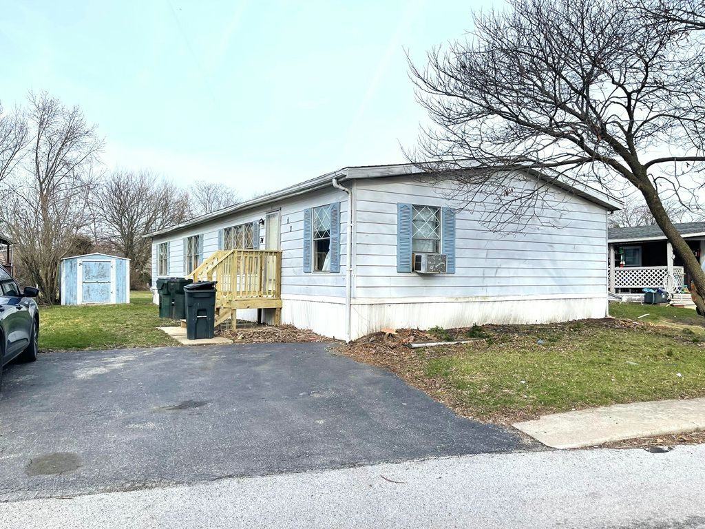 74 Chillon Drive Lynwood, IL 60411
