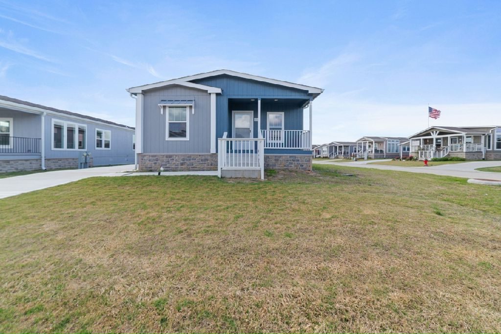 100 Trail Ride Way, Willis, TX 77318