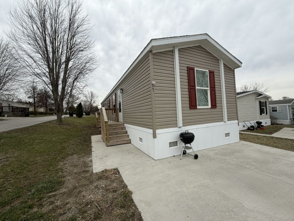 2525 County Line Rd., #261 Des Moines, IA 50321