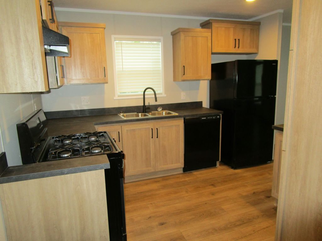 23766 Valley Drive Brownstown, MI 48174