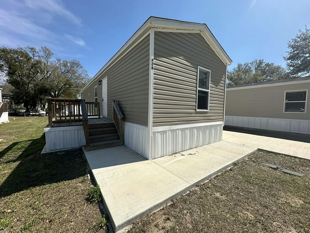 201 Fish Haven Road Unit 42A Auburndale, FL 33823