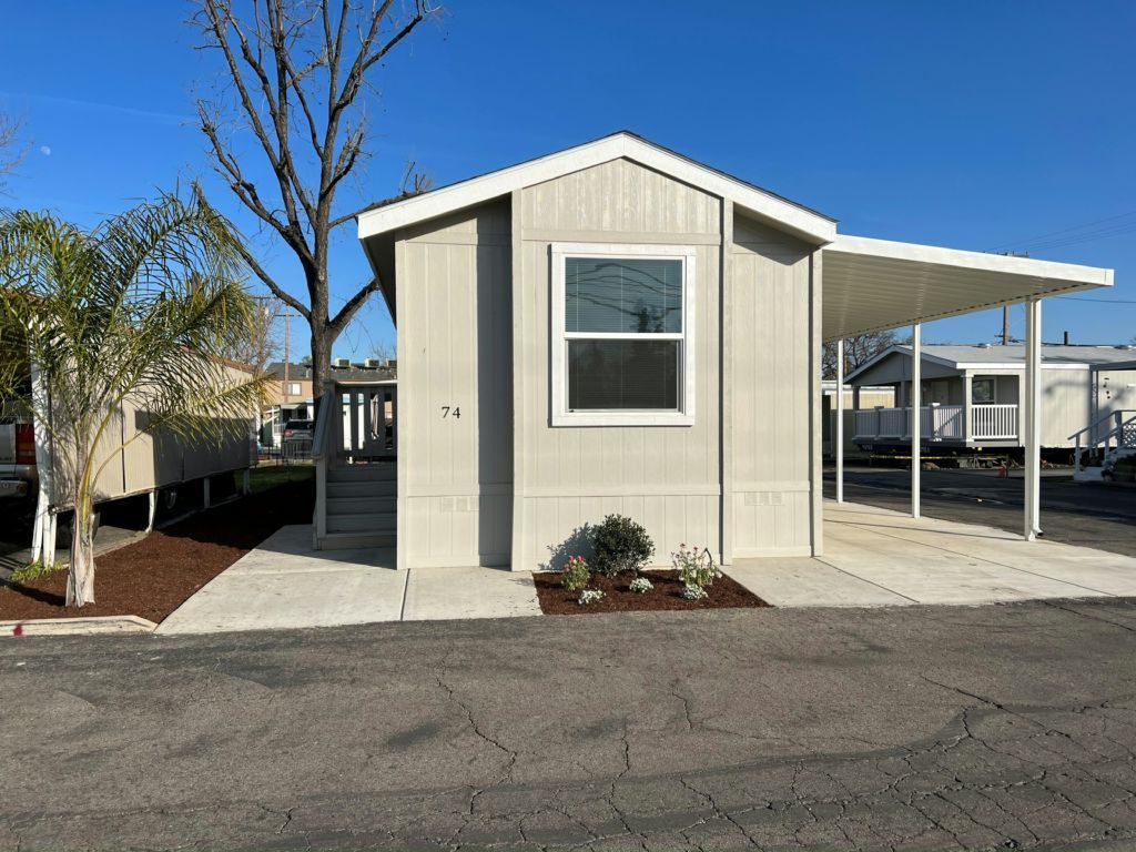 820 South Chinowth Road, #74, Visalia, CA 93277